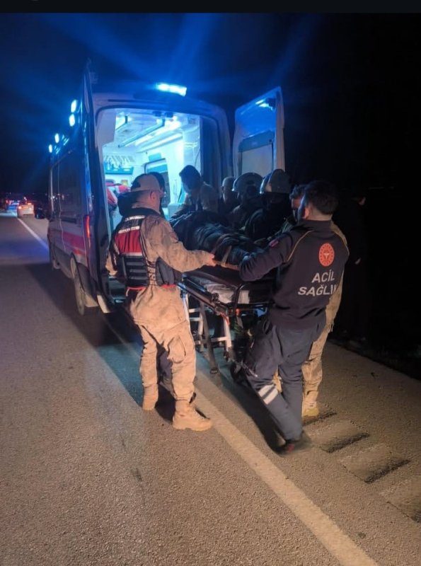 Kırıkhan'da hurdaya dönen otomobilin sürücüsü yaralandı