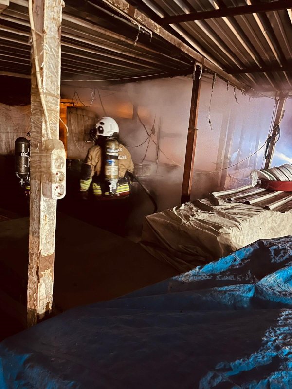 Antakya'da iş yeri alevlere teslim oldu