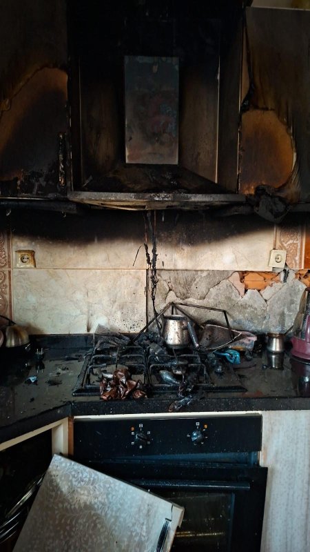 Samandağ'da evin mutfağında çıkan yangın korkuttu