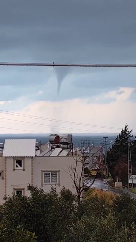 Akdeniz'de oluşan hortum kamerada