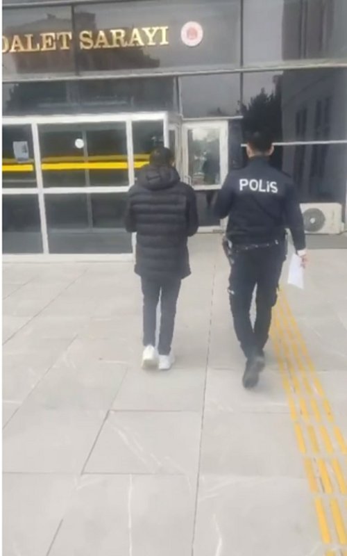 HATAY (İHA) - Hatay'ın Antakya ve Arsuz ilçelerinde aranan şahısların yakalanmasına yönelik çalışmada hapis cezaları ile aranan 3 kişi gözaltına alındı.