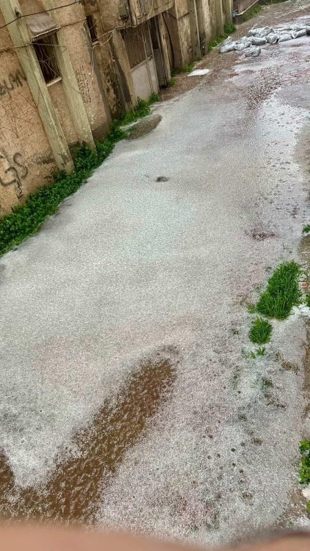 Hatay'da dolu ve sağanak yağış sonrası sel meydana geldi
