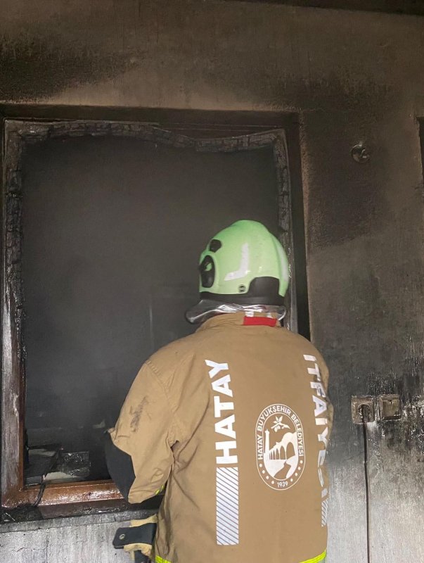 Kırıkhan'da ev yangını