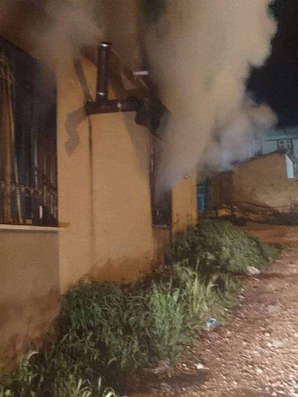 Altınözü'de ev yangını