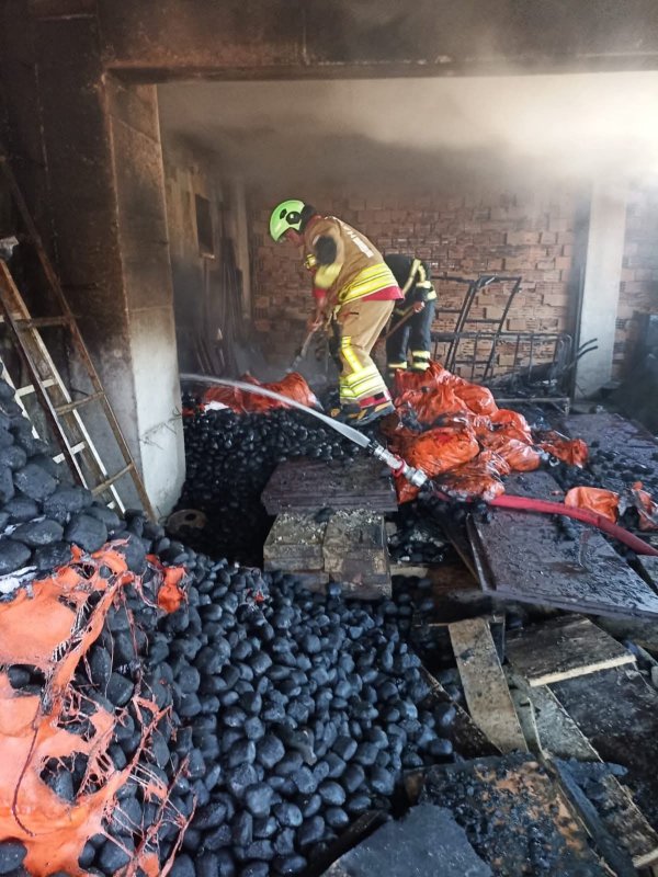 Yayladağı'nda müstakil evden alevler yükseldi