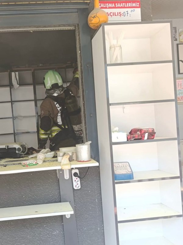 Dörtyol'da yanan iş yeri kullanılmaz hale geldi