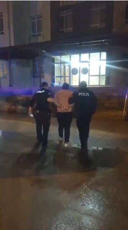 Antakya'da hırsızlık suçundan hapis cezası ile aranan şahıs yakalandı