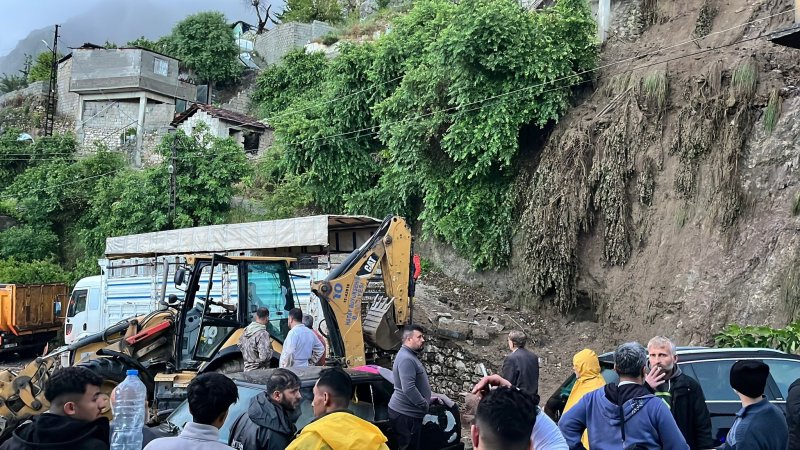 Hatay'da heyelan nedeniyle müstakil ev çöktü: 1 ölü, 2 yaralı