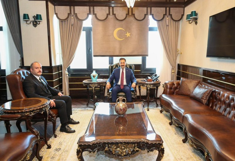 ÜLKÜ OCAKLARI ÖZEL SERİSİ VALİ MASATLI'YA TAKDİM EDİLDİ