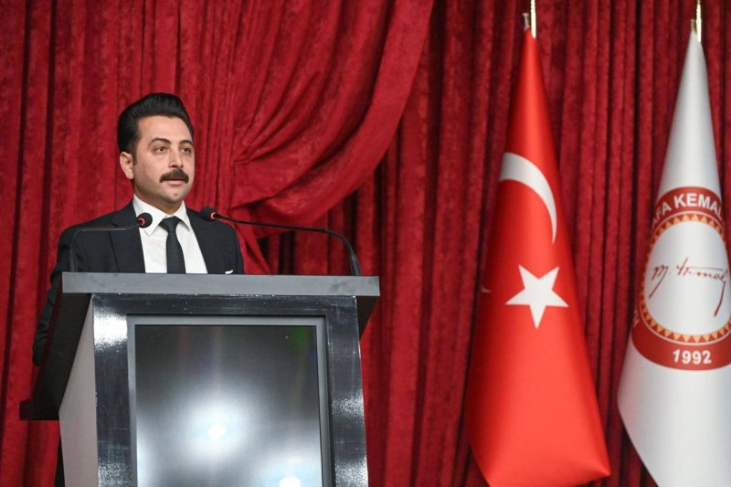 REKTÖR EREN UYARDI: “HESAPLARINIZI KULLANDIRMAYIN” 