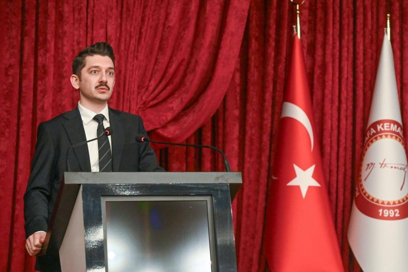 REKTÖR EREN UYARDI: “HESAPLARINIZI KULLANDIRMAYIN” 