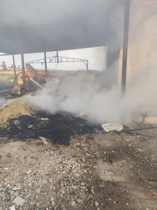 Hatay’da meskenin odunluk kısmında çıkan yangın söndürüldü