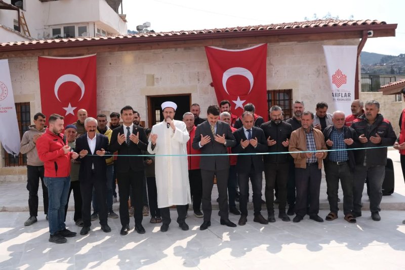 HALİLAĞA CAMİİ DUALARLA İBADETE AÇILDI