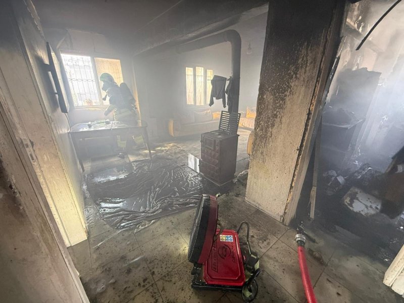 Hatay’da yanan ev küle döndü 