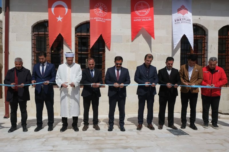 DEPREMDE YIKILAN CAMİİ YENİDEN AÇILDI