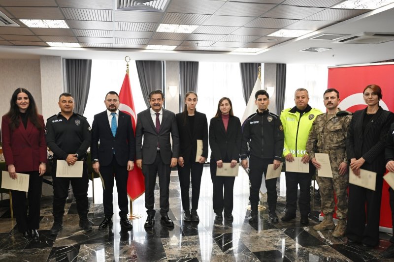 HATAY POLİSEVİ'NDE BAŞARI ÖDÜLLENDİRİLDİ
