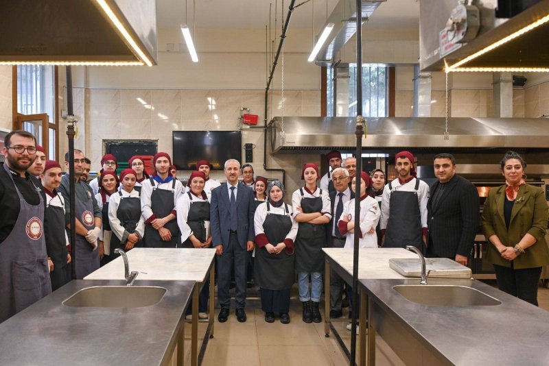 MKÜ’LÜ ÖĞRENCİLERİN GASTRONOMİ PERFORMANSI BEĞENİ TOPLADI