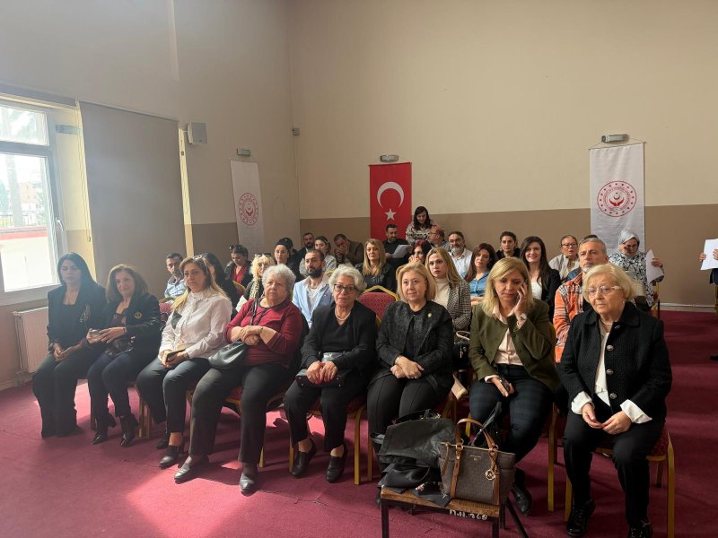 HATAY’IN GÜL ANNESİ YENİDEN BAŞKAN SEÇİLDİ 