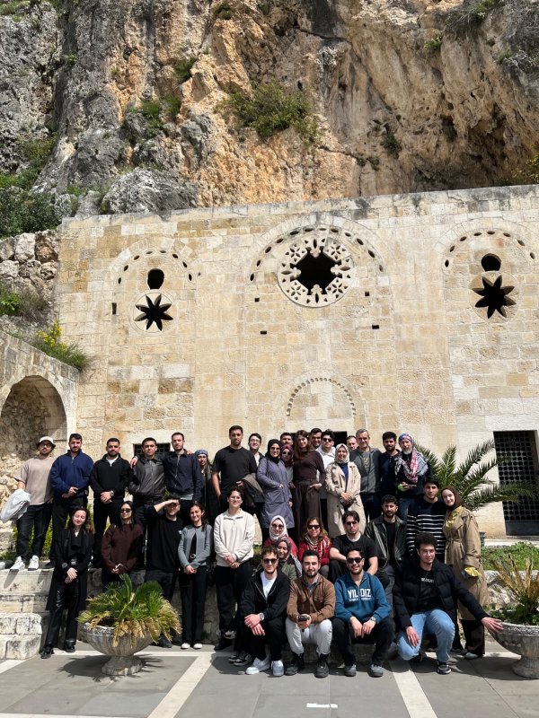 YTÜ’LÜ ÖĞRENCİLER HATAY’DA SAHAYA İNDİ