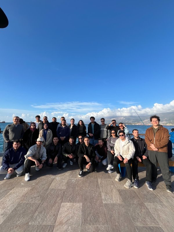 YTÜ’LÜ ÖĞRENCİLER HATAY’DA SAHAYA İNDİ