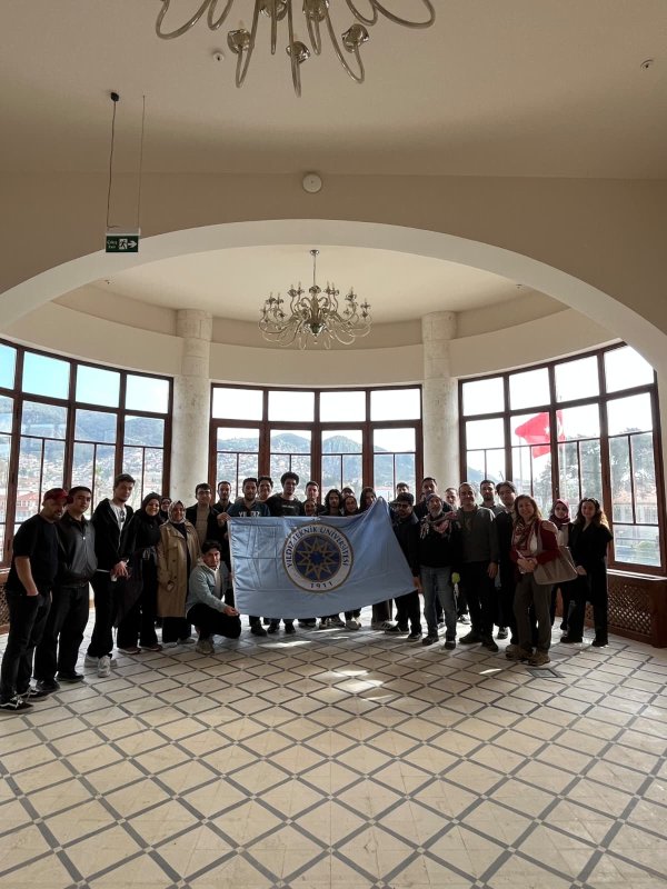 YTÜ’LÜ ÖĞRENCİLER HATAY’DA SAHAYA İNDİ