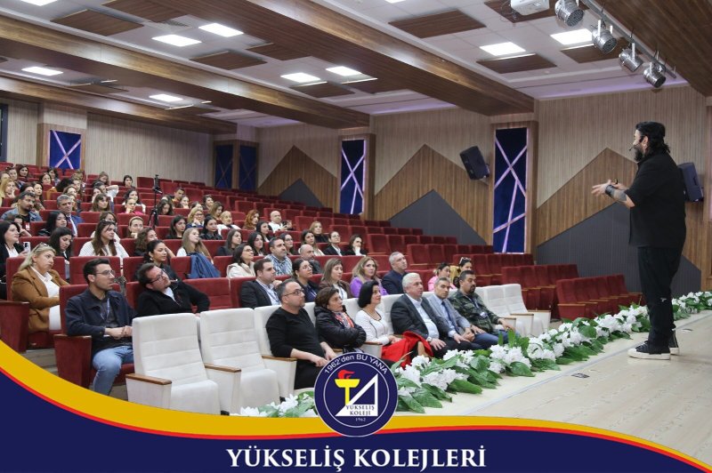Yükseliş Koleji Prof. Dr. akademisyen - yazar Uğur Batı’yı ağırladı