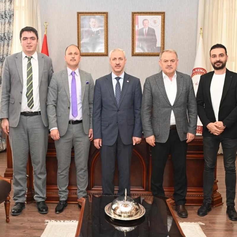 BAYRAKDAR’DAN MKÜ REKTÖRÜ VEYSEL EREN’E ZİYARET 