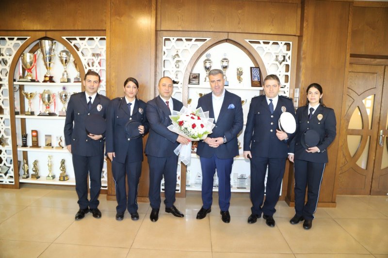 ALTAN EMNİYET TEŞKİLATINI AĞIRLADI