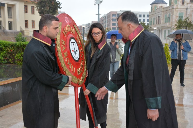 ANTAKYA’DA AVUKATLAR GÜNÜNDE DUYGULU ANLAMLI TÖREN