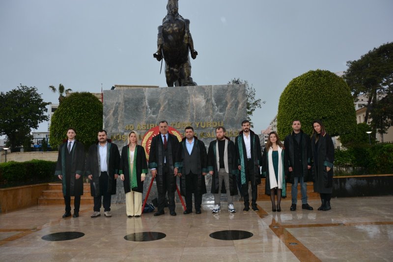 ANTAKYA’DA AVUKATLAR GÜNÜNDE DUYGULU ANLAMLI TÖREN