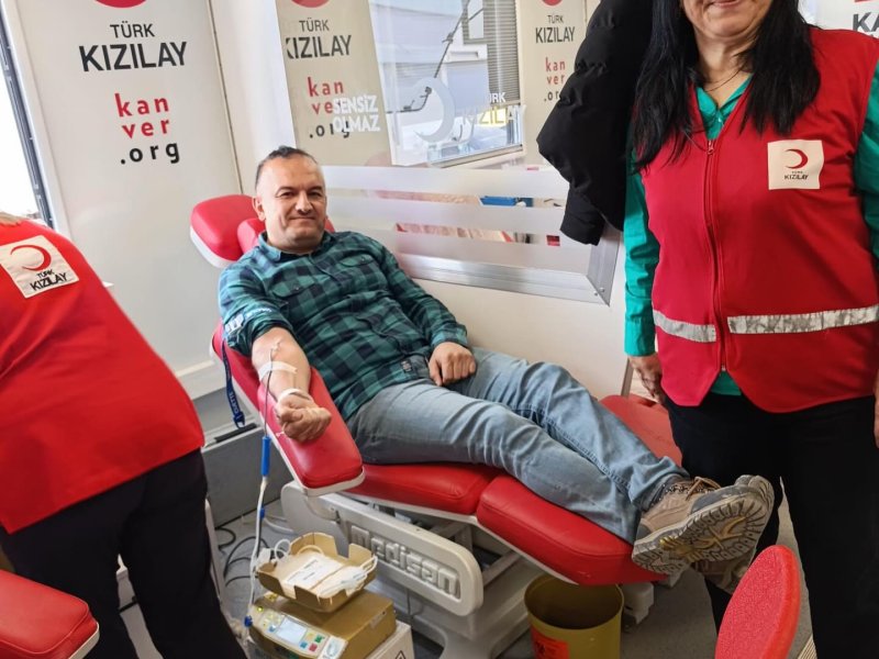 HER DAMLA KAN ÜÇ CAN KURTARIYOR