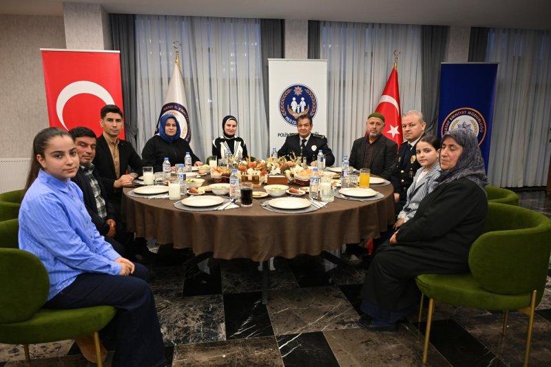 YILMAZ ÇOCUKLARI MAKAMINDA AĞIRLADI