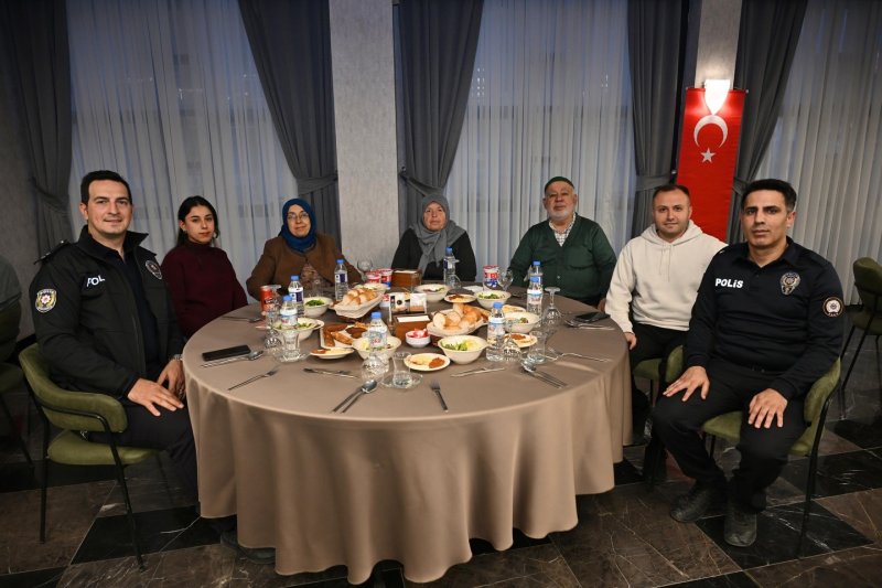 YILMAZ ÇOCUKLARI MAKAMINDA AĞIRLADI