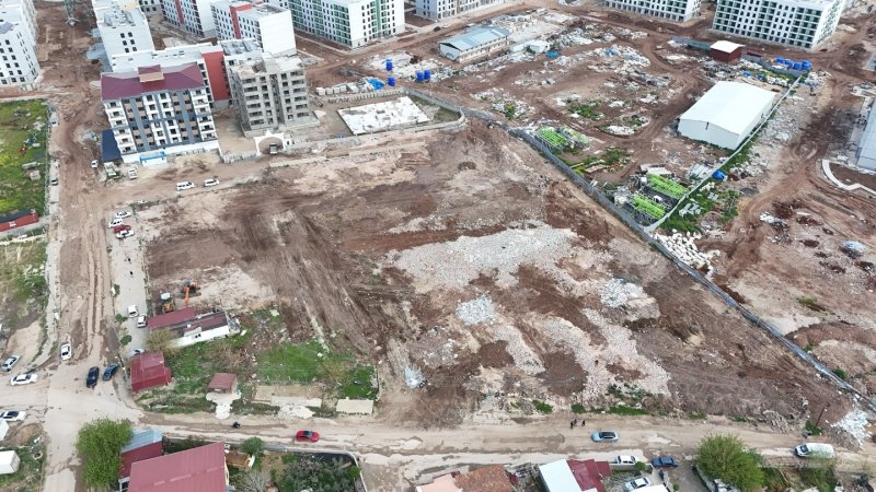 ÇELİK: “HATAY’IN EN BÜYÜK PAZARINI KURUYORUZ”