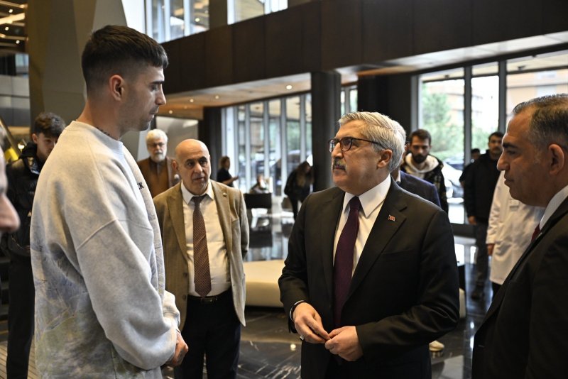 Yayman İbrahim Tatlıses’i hastanede ziyaret etti 