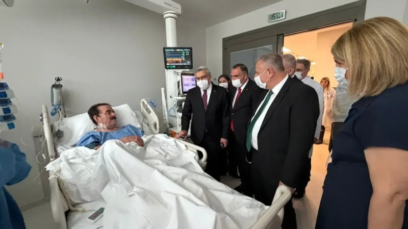 Yayman İbrahim Tatlıses’i hastanede ziyaret etti 