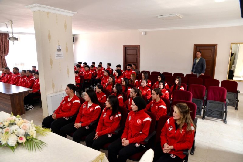 YAYLADAĞI’NIN ALTIN YUMRUKLARI POLONYA YOLUNDA 