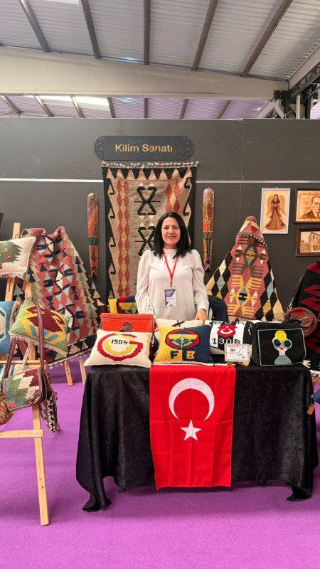MOBİLYA FUARINDA EL SANATLARI ESİNTİSİ