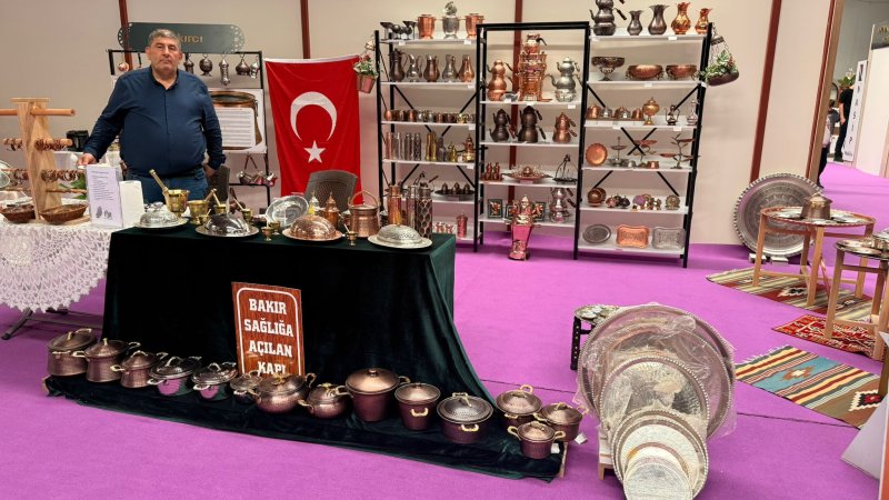 MOBİLYA FUARINDA EL SANATLARI ESİNTİSİ
