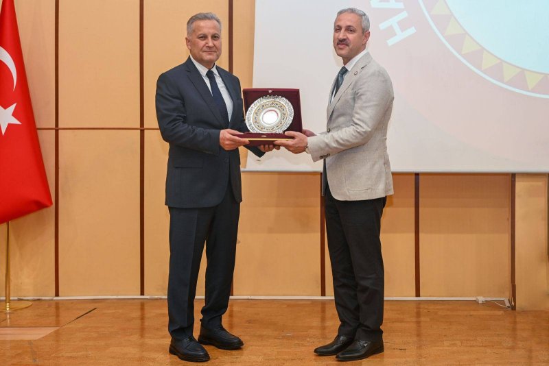 HMKÜ’DE MÜLKİYE KARİYERİ MASAYA YATIRILDI