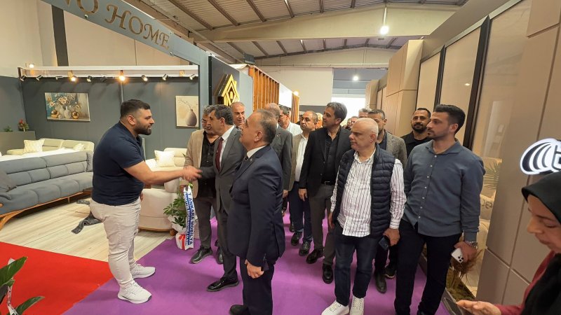 BAŞKANLARDAN MOBİLYA FUARINA TAM NOT