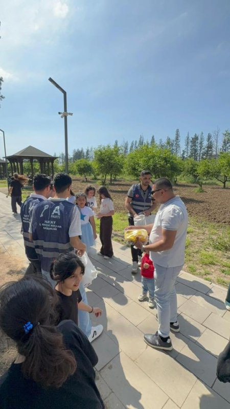 KIYMACI: “ÇOCUKLARIMIZIN YÜZÜNDEKİ TEBESSÜME VESİLE OLUNMUŞTUR” 