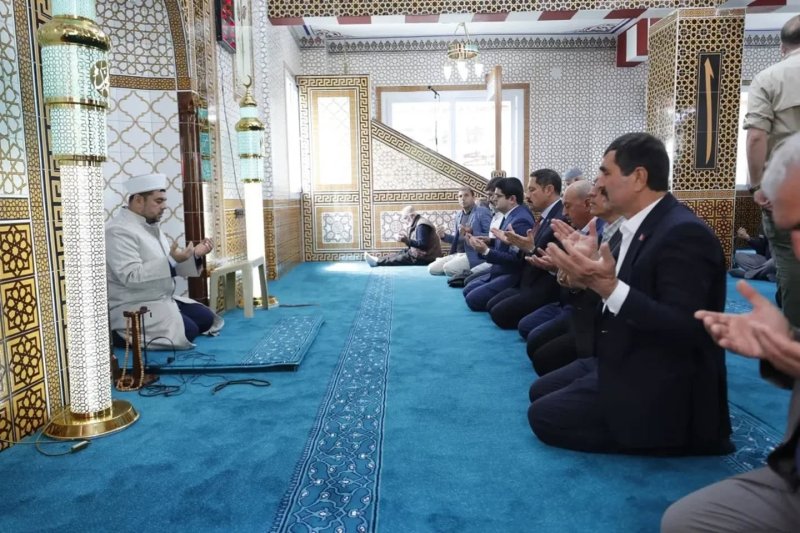 DEPREMİN YARALARI SARILIYOR  “MARAŞLAR CAMİİ İBADETE AÇILDI”