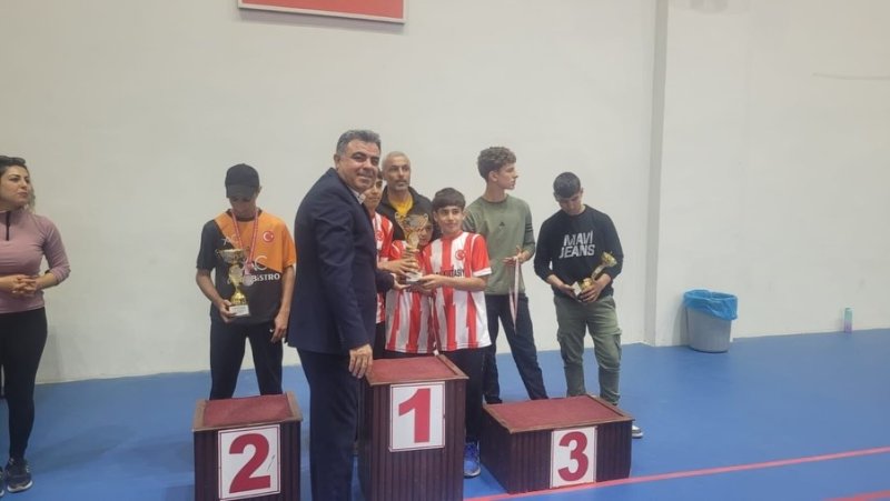 23 NİSAN KROS YARIŞLARI SAMANDAĞ’DA YOĞUN KATILIMLA GERÇEKLEŞTİRİLDİ