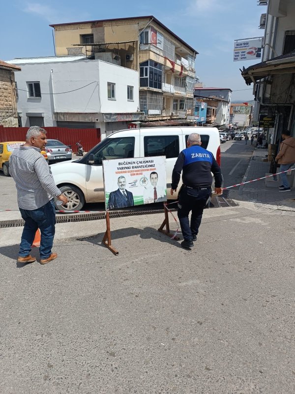 REYHANLI ŞEHİTLER ANITINDAKİ HASAR GİDERİLDİ