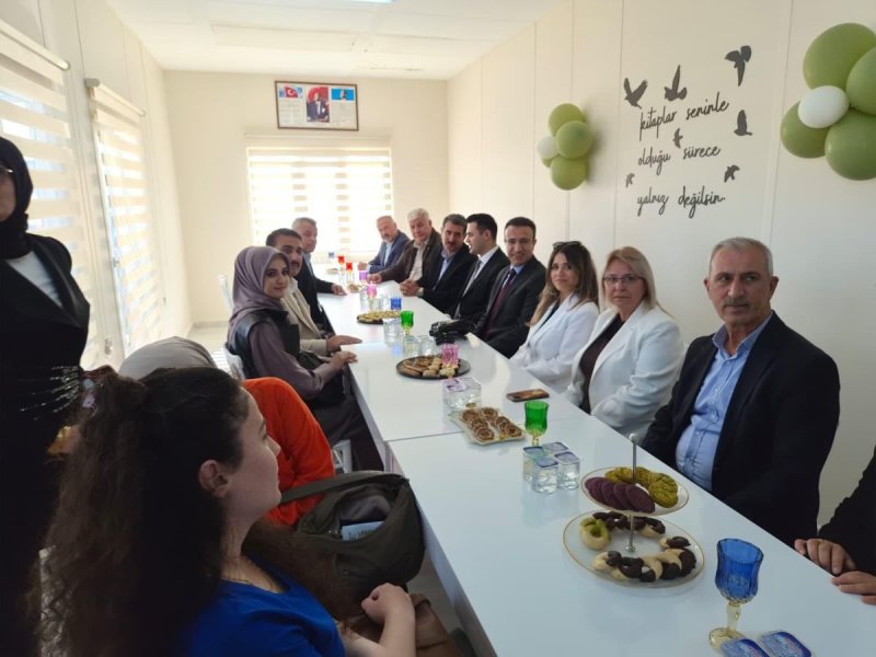 KIRIKHAN’DA AİLE KİTAP DERNEĞİ AÇILDI