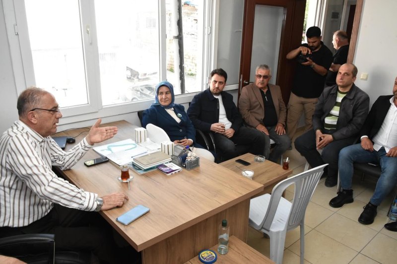 BAŞKAN YAPAR MUHTARLARLA KOL KOLA:  ANTAKYA İÇİN ORTAK AKIL VE İSTİŞARE GERÇEKLEŞTİRİLDİ