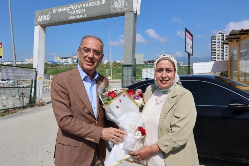 YAPAR, KARDEŞLİK ÇARŞISI’NDA ESNAFLA BULUŞTU