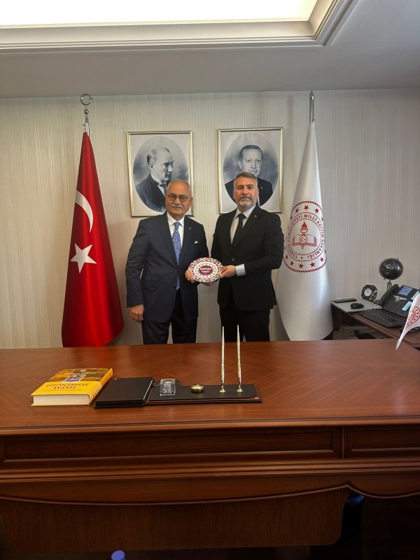 HATAY VAKFI’NDAN BAKAN YARDIMCISI DEMİRLİ’YE ZİYARET 