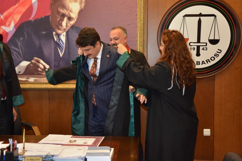HATAY VALİ YARDIMCISI YEMİN EDEREK AVUKAT OLDU